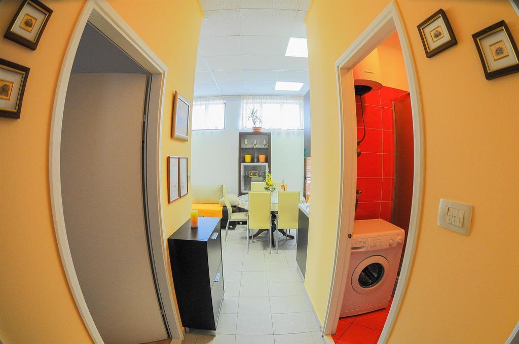 Apartments Marija Petricevic Podstrana Szoba fotó