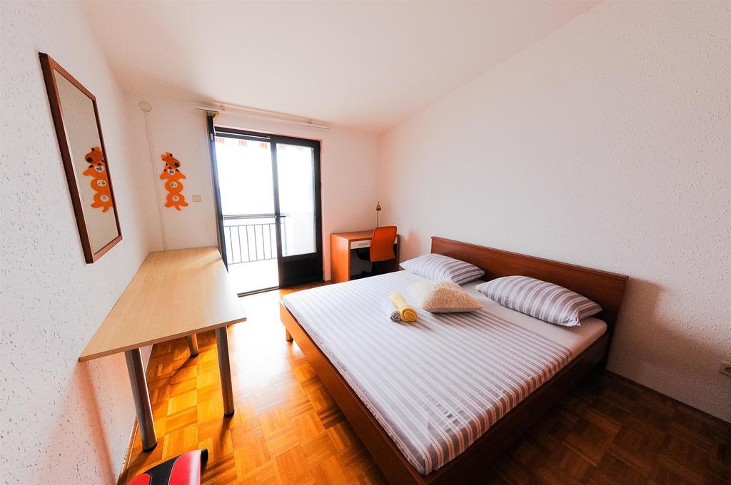 Apartments Marija Petricevic Podstrana Szoba fotó