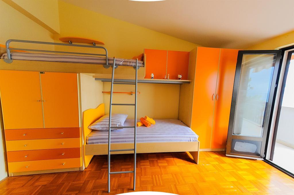 Apartments Marija Petricevic Podstrana Szoba fotó