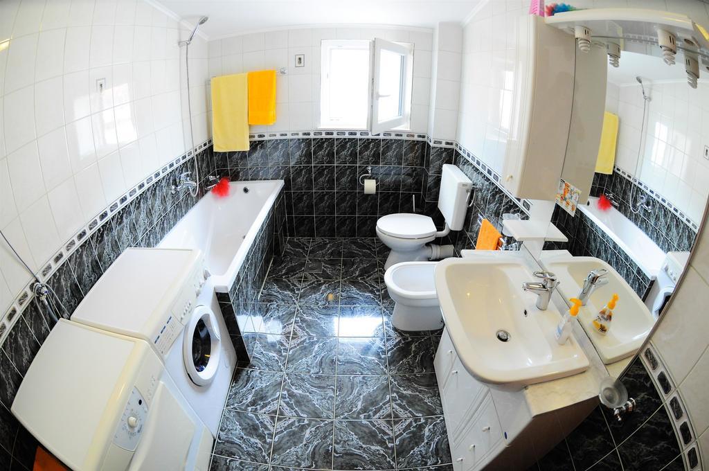 Apartments Marija Petricevic Podstrana Szoba fotó